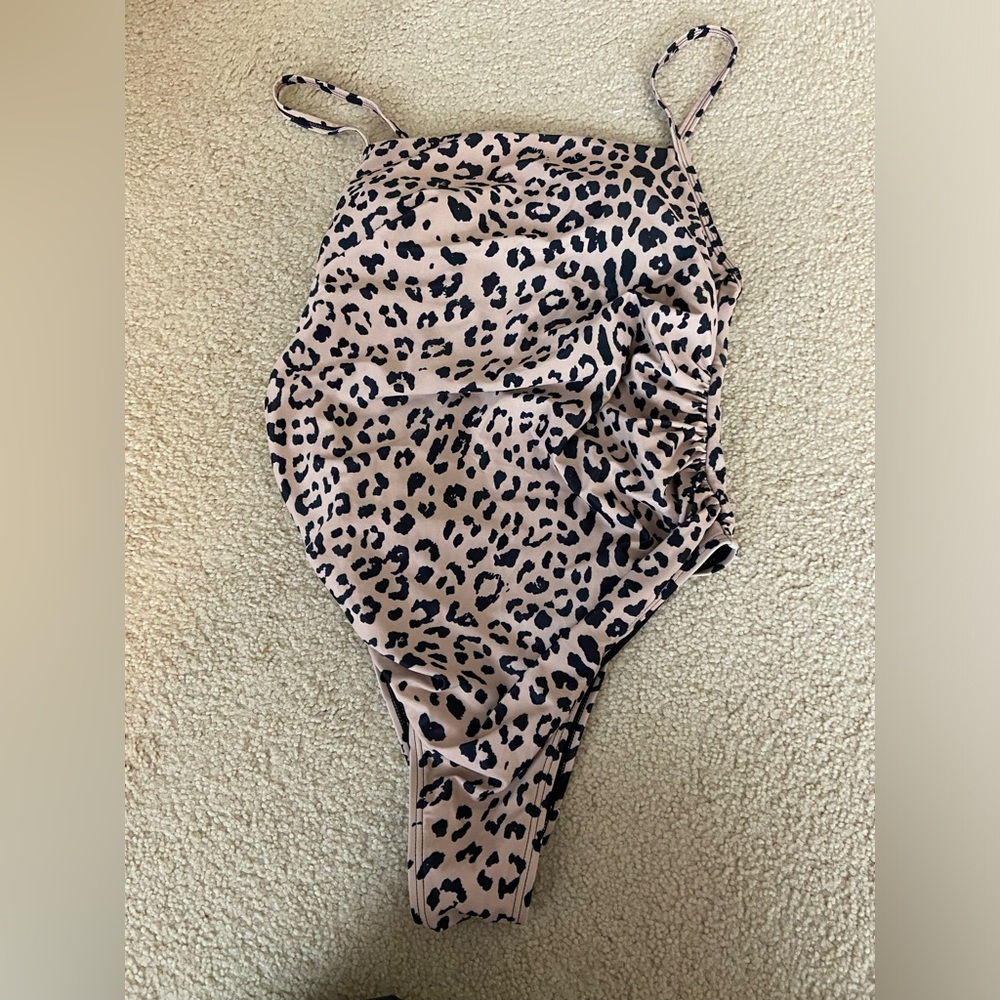 Maternity bathing suit- like new